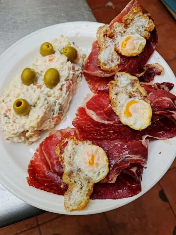 bar-restaurante-asador-el-bailarin-1.webp